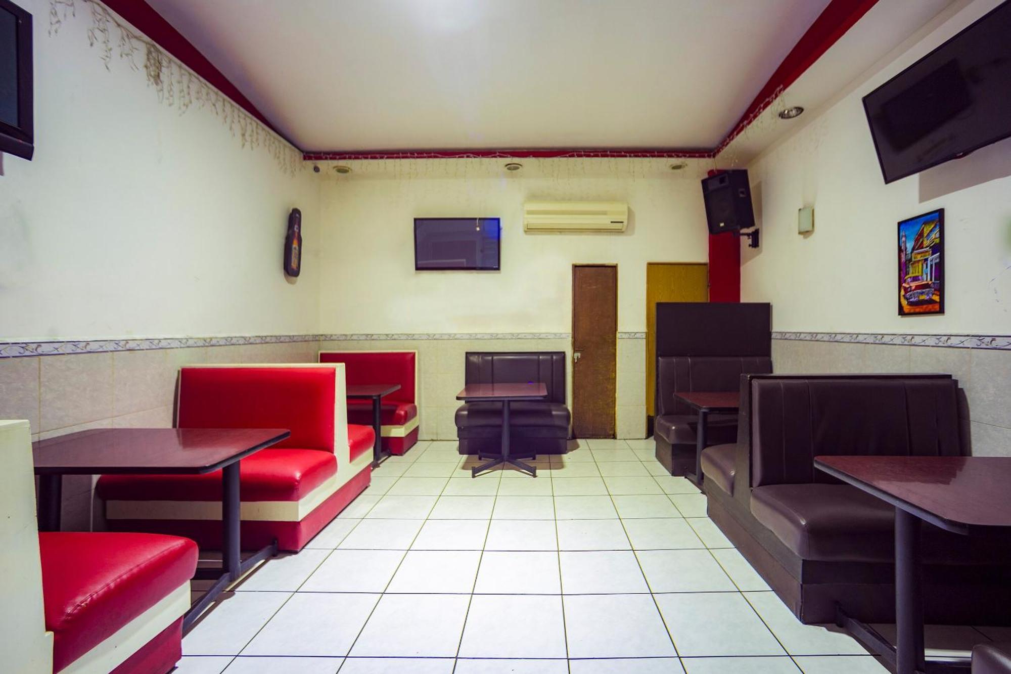 Capital O Hotel Diro, モンテレー エクステリア 写真