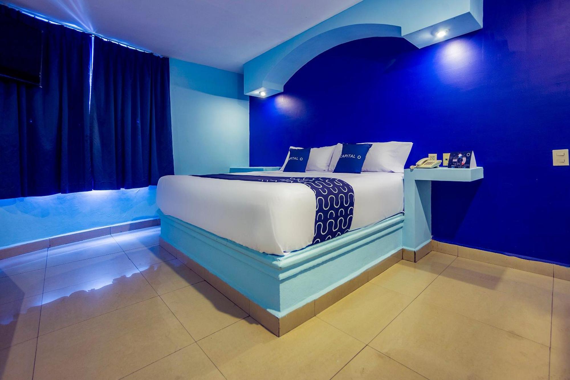 Capital O Hotel Diro, モンテレー エクステリア 写真